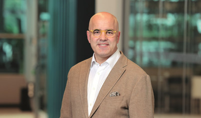 Hepimizin elini taşın altına koyması gerek