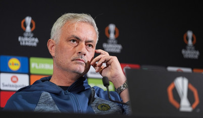 Fenerbahçe eski hocasını tekrar gündeme aldı: Mourinho yerine listedeki ilk sıradaki isim