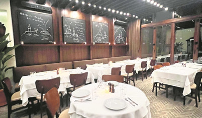 Kebapçıdan çıkıp köşkte soluklandık