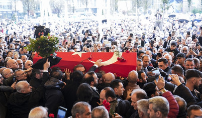 Volkan Konak'a veda: Sevenleri cenaze törenine akın etti