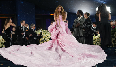 MET Gala 2025: Hollywood "Süper Rafine: Siyah Stili Terzilik" temasıyla kırmızı halıdaydı
