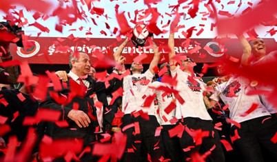 Süper Lig'e yükselen Gençlerbirliği kupasını aldı