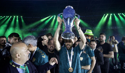 Süper Lig'e yükselen Kocaelispor şampiyonluk kupasını aldı