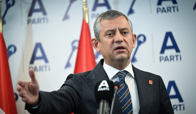 Özgür Özel: O tehdit ettikçe, meydanlar doldu taştı