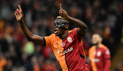 Osimhen Galatasaray ile sözleşme imzalamak için İstanbul'a geliyor