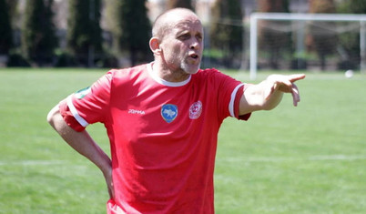 Dünyanın en yaşlı futbolcusu: 59 yaşında profesyonel ligde oynuyor