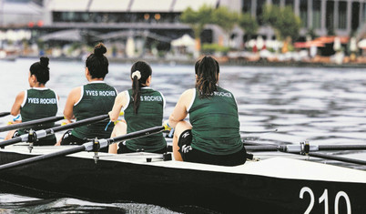 Haliç’in kürek yarışları şık bir gelenek oluşturmak istiyor