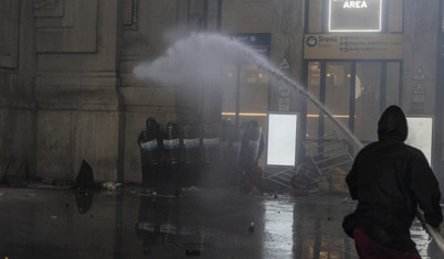 Milano ve Bologna'da sokaklar karıştı: İtalya'da Gazze için genel greve gidildi