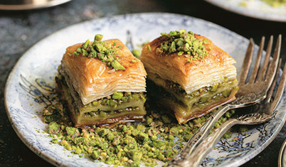 Bakanlık, gıdada hile yapan markaları açıkladı: Meşhur baklavacı gıda boyası kullanıyormuş