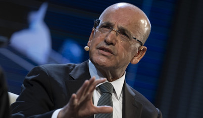 Türkiye lirayı desteklemek için altın satışına yönelebilir