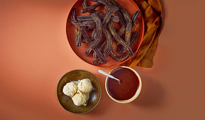 Tom Kerridge’den çikolata ve tuzlu karamel soslu çikolatalı churros tarifi