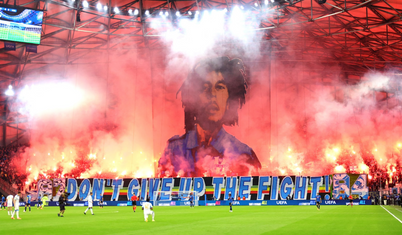 Taraftarsan asla yalnız yürümezsin