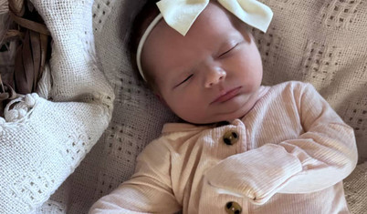 Sırt ağrısı nedeniyle doktora gitti, doğum yaptı