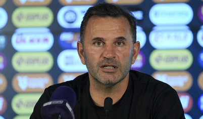 Galatasaray Teknik Direktörü Buruk: Avrupa'da yeniden bir kupa kazanmayı hayal etmemiz gerekiyor