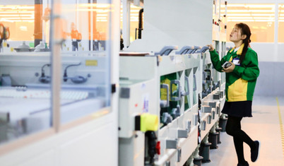 Apple iPhone 17 için ekran krizini aşamadı: Samsung'tan 10 milyon adet ek panel siparişi verdi