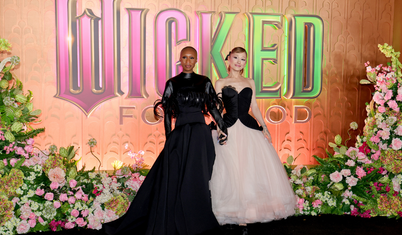 Londra'daki Brick Lane, Wicked: For Good için sarıya büründü