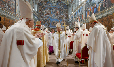 Vatikan'dan mesaj: Çok eşlilikten uzak durun, evlilik iki kişiden oluşur