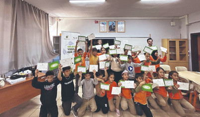 Enerji ve iklim krizini yaratıcı yollarla öğreniyorlar