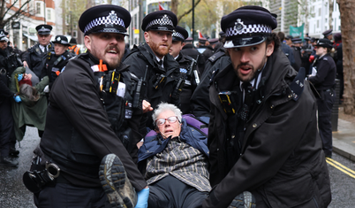 İngiltere'nin yasakladığı Filistin aktivist grubunun mahkemesi başladı