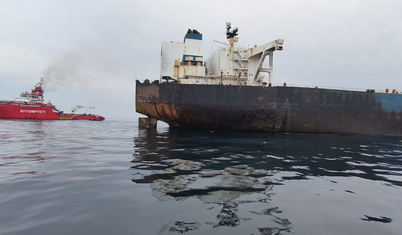 Karadeniz'de iki tankere saldırı: KAIROS'ta yangın söndürüldü, Virat kıyıya çekiliyor
