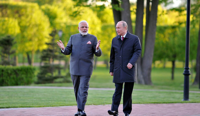 Rus lider üç yıl sonra Yeni Delhi'de: Putin-Modi görüşmesinde petrol ve silah gündemi