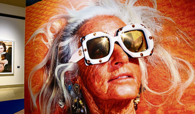 Çöpte mükemmeli arayan bir fotoğrafçı