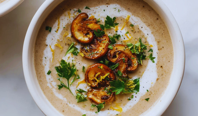 Kremalı mantarlı ve otlu çorba