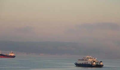 Çanakkale Boğazı sis nedeniyle çift yönlü olarak ulaşıma kapatıldı