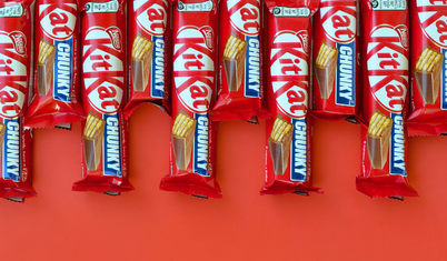 Nestlé CEO’su, şirketin sürdürülebilirlik girişimlerinde yetersiz olmasının sorumluluğunu Trump’a yükledi