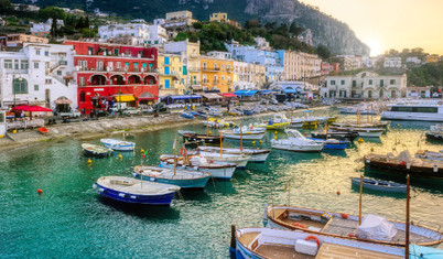 İtalya'nın ünlü adası turistlere yeni kurallar getirdi: Şemsiye yasak, gruplar birbirine yakın durmalı