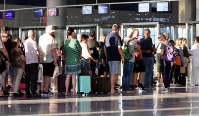 Ruslar yurt dışı tatillerine 50 milyar dolar harcadı: En popüler destinasyon Türkiye oldu