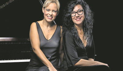 İki piyanodan dört çağdaş besteci dinleyin