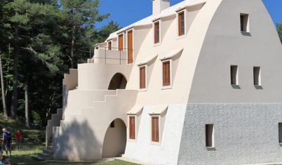 İmzası 100 yıl sonra doğrulandı: Katalan dağlarındaki dağ evi resmen Gaudí’ye ait