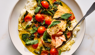 Somonlu ve Çeri Domatesli Köri