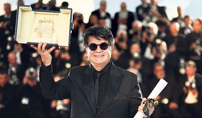 Panahi, rejim baskısına rağmen film çekmeye devam ediyor