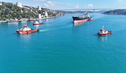 İstanbul Boğazı'nda gemi trafiği çift yönlü kapatıldı