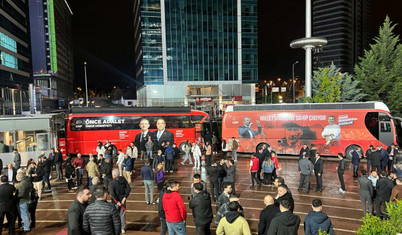 Siyasilerden CHP Genel Merkezi’ndeki tahliyeye tepki
