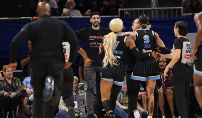 "Kendimi kadın hissediyorum" demişti: WNBA maçına giden Enes Kanter salondan atıldı