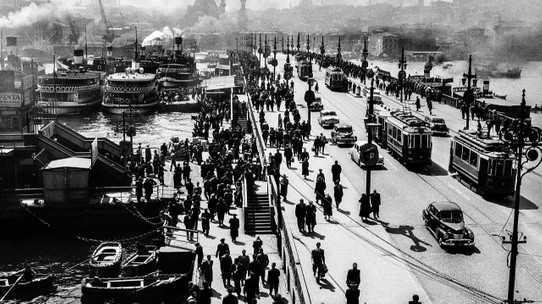 Tiyatro İstanbul’a çok yakışıyor