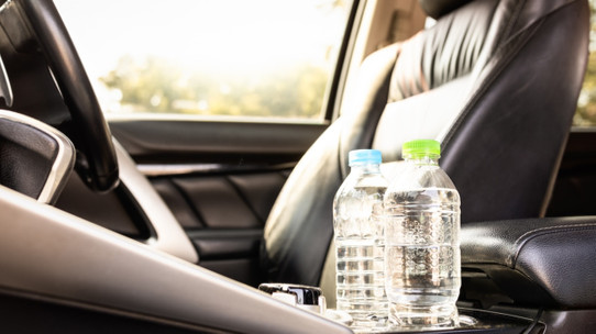 ABD'li itfaiyeci riske karşı uyardı: Su dolu pet şişeyi arabada bırakmayın