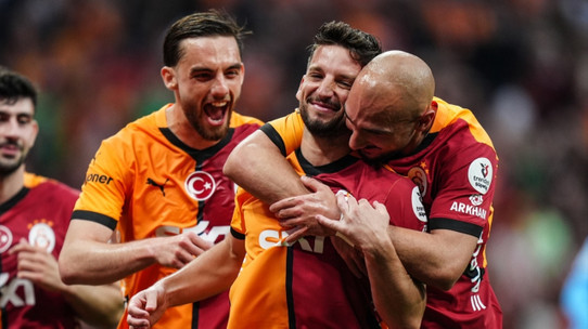 Şampiyon Galatasaray sezonu galibiyetle kapattı
