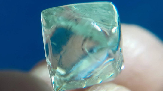 İki arkadaş kiraladıkları arazide 60 bin dolarlık pırlanta buldu