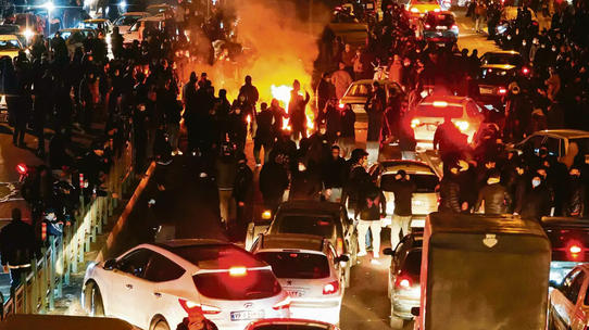 İran iç savaşa doğru yol alıyor