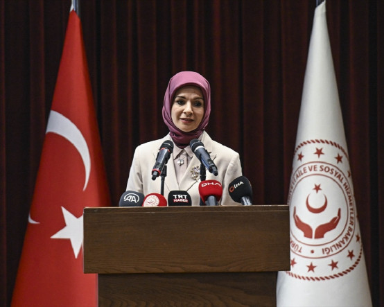Bakan Göktaş'tan fon iddialarına yanıt: Hiçbir aile üyemizin tek kuruş dahi işlemi yoktur