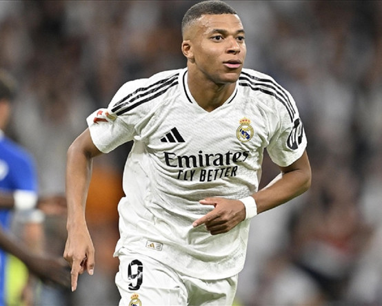 Real Madrid'de yedek kalan Mbappe: Takımın dördüncü forveti haline geldim, saygı duyuyorum