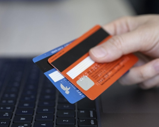 Kredi kartlarına yeni yıl düzenlemesi: Borç üst sınır 30 bin TL'ye çıkarıldı, faizler azaldı