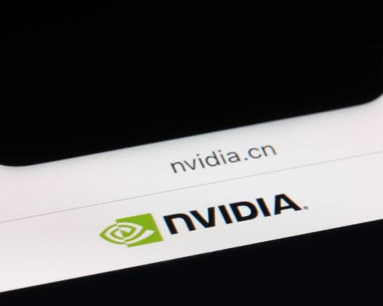 5.5 trilyon dolarlık gövde gösterisi: Nvidia'nın piyasa değeri gümüşü geride bıraktı