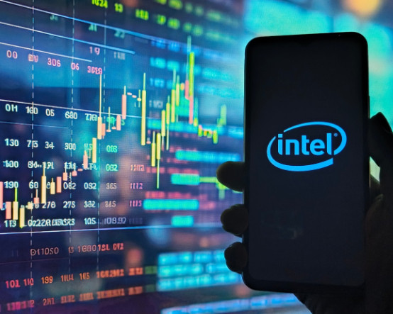 Intel hissesi son beş yılın en yüksek seviyesini gördü