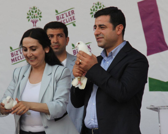 Selahattin Demirtaş ve Figen Yüksekdağ'dan mesaj: Keşke Öcalan'ın doğrudan toplumla konuşabilmesinin imkanı yaratılabilse