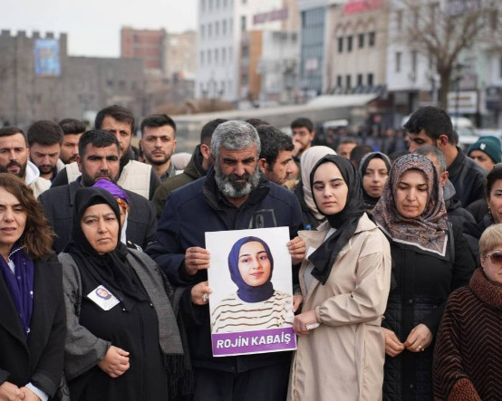 Selahattin Demirtaş, Rojin Kabaiş'in ailesi ile görüştü: Kimse bu dosyayı kapatamaz, eğer bir DNA tespit edilmişse kimse intihar diyemez